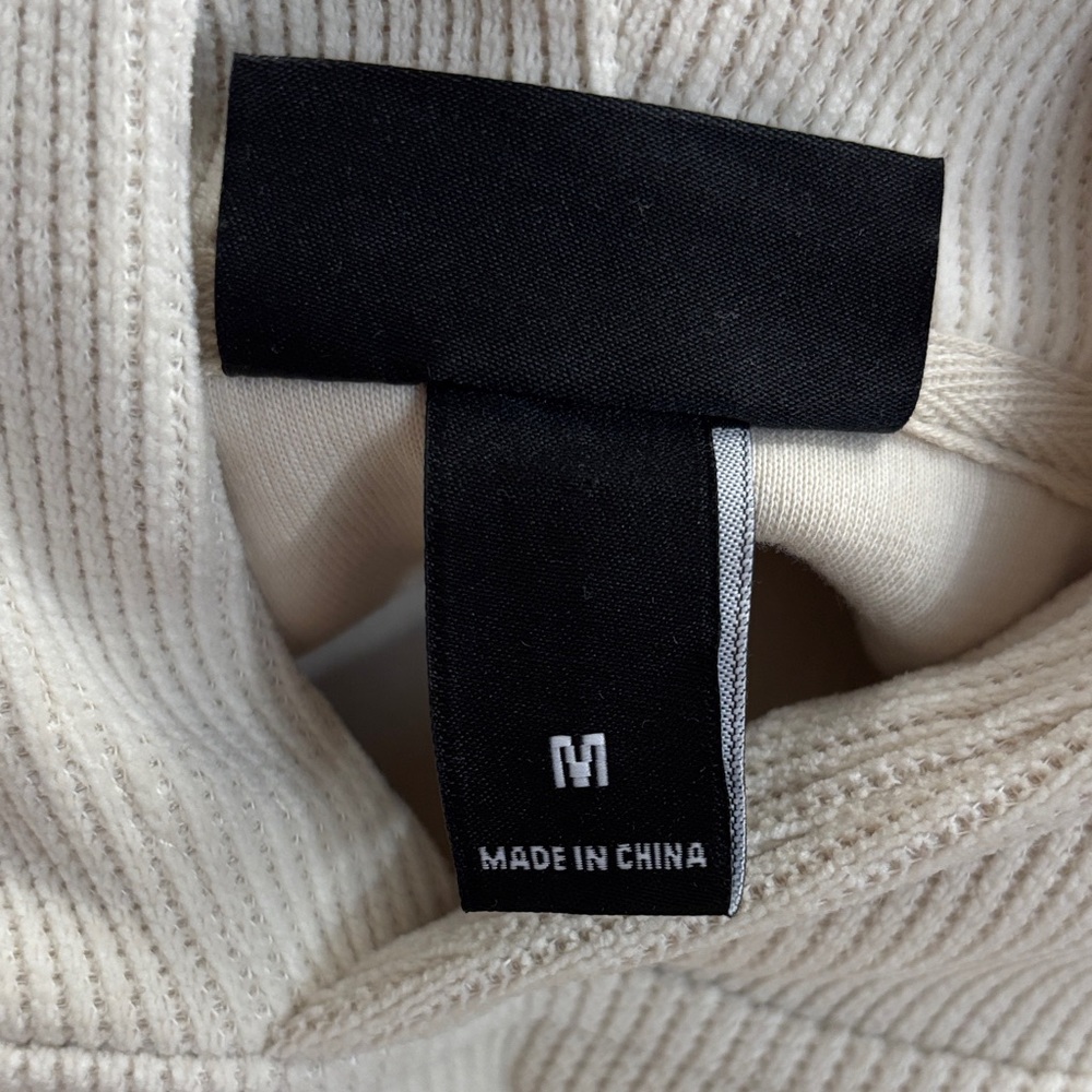New York Knicks Hoodie - Picture 4 of 4
